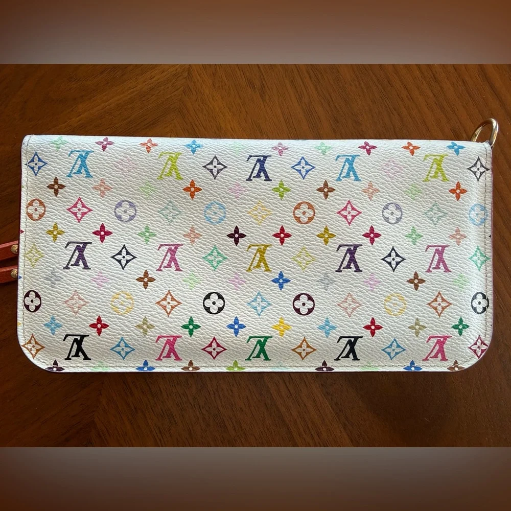 Louis Vuitton
Multicolor Insolite
Wallet - Very Good
Condition - Picture 2 of 9